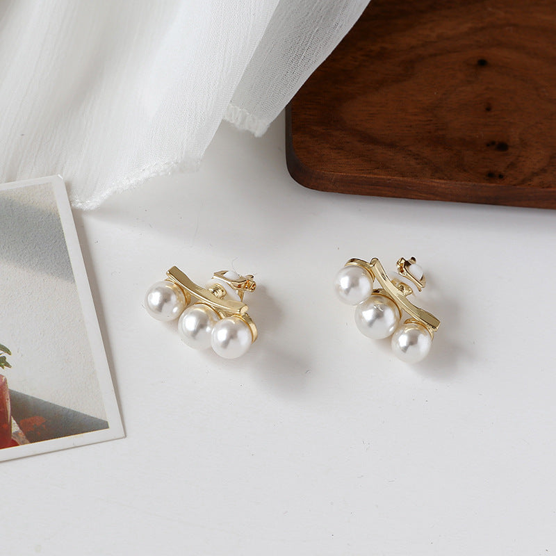 Women's Temperamental Minority Design Simple Pearl Ear Clip Stud Earrings