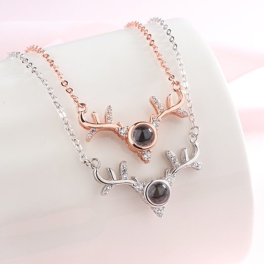Yi Lu Has Your Female Love Necklaces
