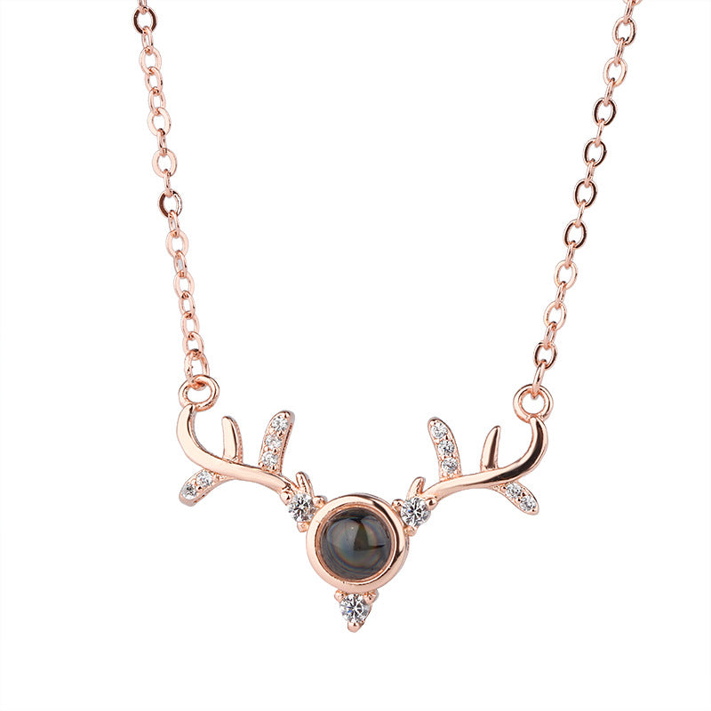 Yi Lu Has Your Female Love Necklaces