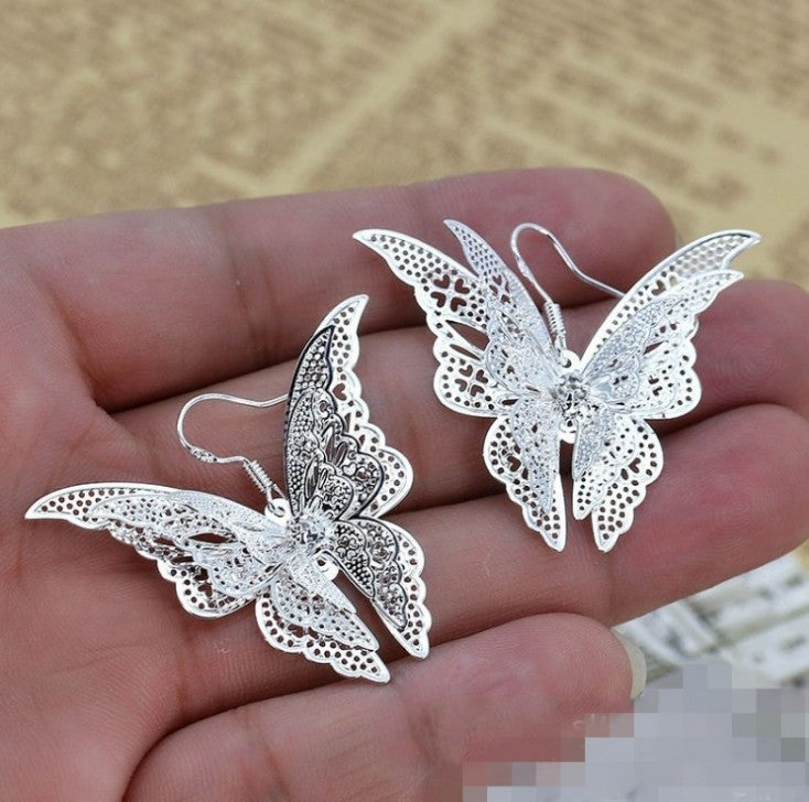 Hollow Pointed Butterfly With Chain Diamond Flying Necklace