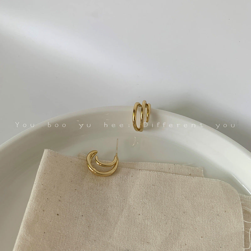 Women's Sier Needle Shaped Twisted Metal Version Minimalist Style Stud Earrings