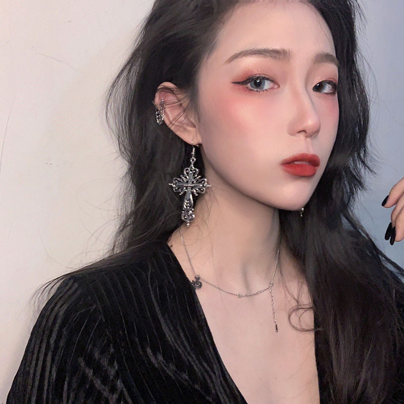Women's Retro Handsome Disco Jumping Exaggerated Cross Ear Hook