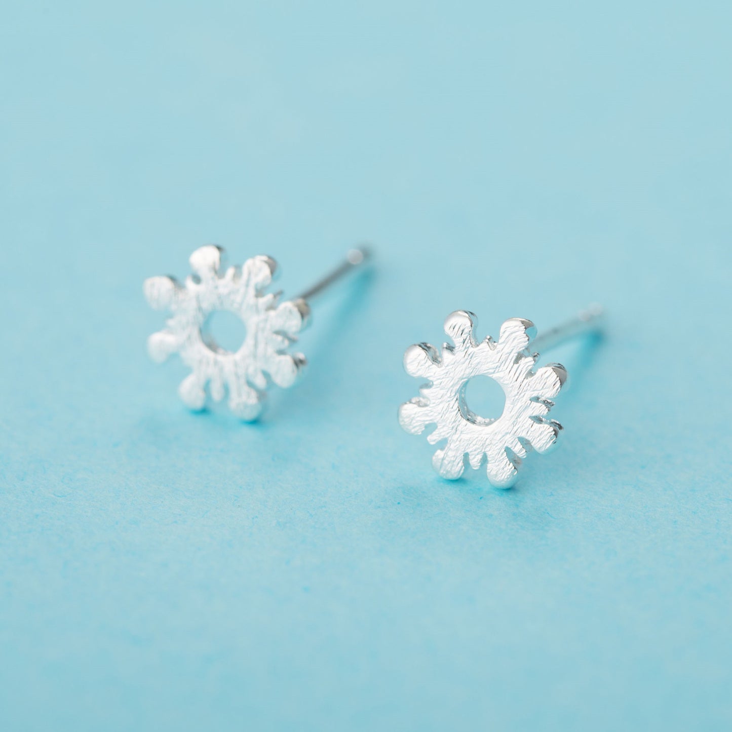 Women's Sier Needle Little Daisy Fashionable Simple Earrings