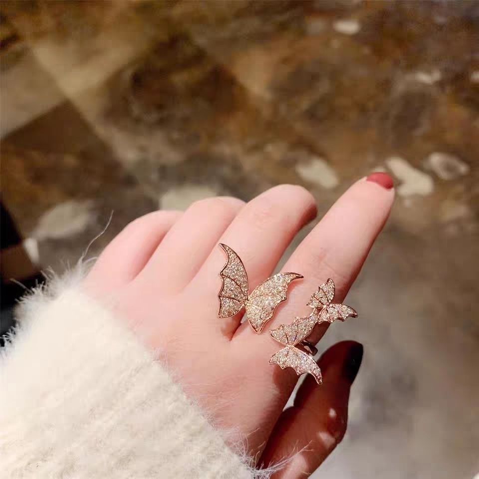 Luxury Butterfly Eye-catching Female Hipster Hand Rings