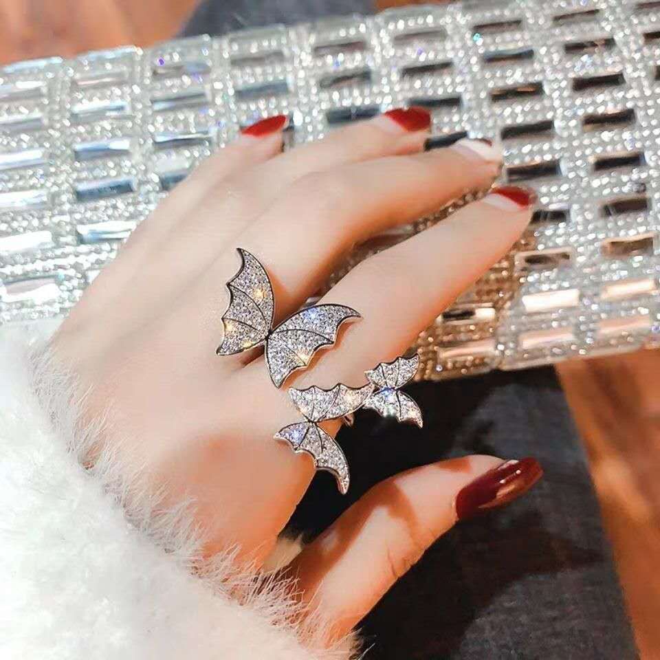 Luxury Butterfly Eye-catching Female Hipster Hand Rings