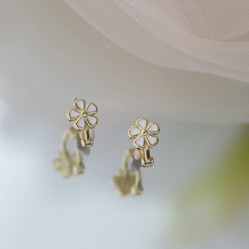 Sterling Sier Retro Daisy Simple Niche Design Wind Earrings