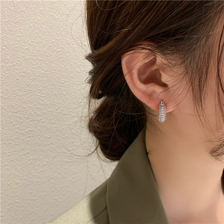 Micro Inlaid Zircon Geometric Hoop Temperamental Earrings