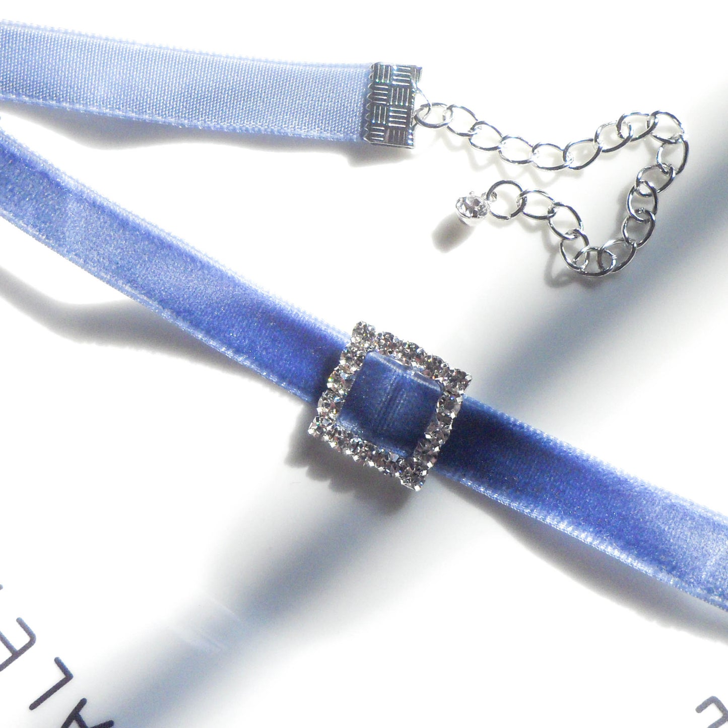Women's Design Ornament Elegant Lace Veet Wave Necklaces
