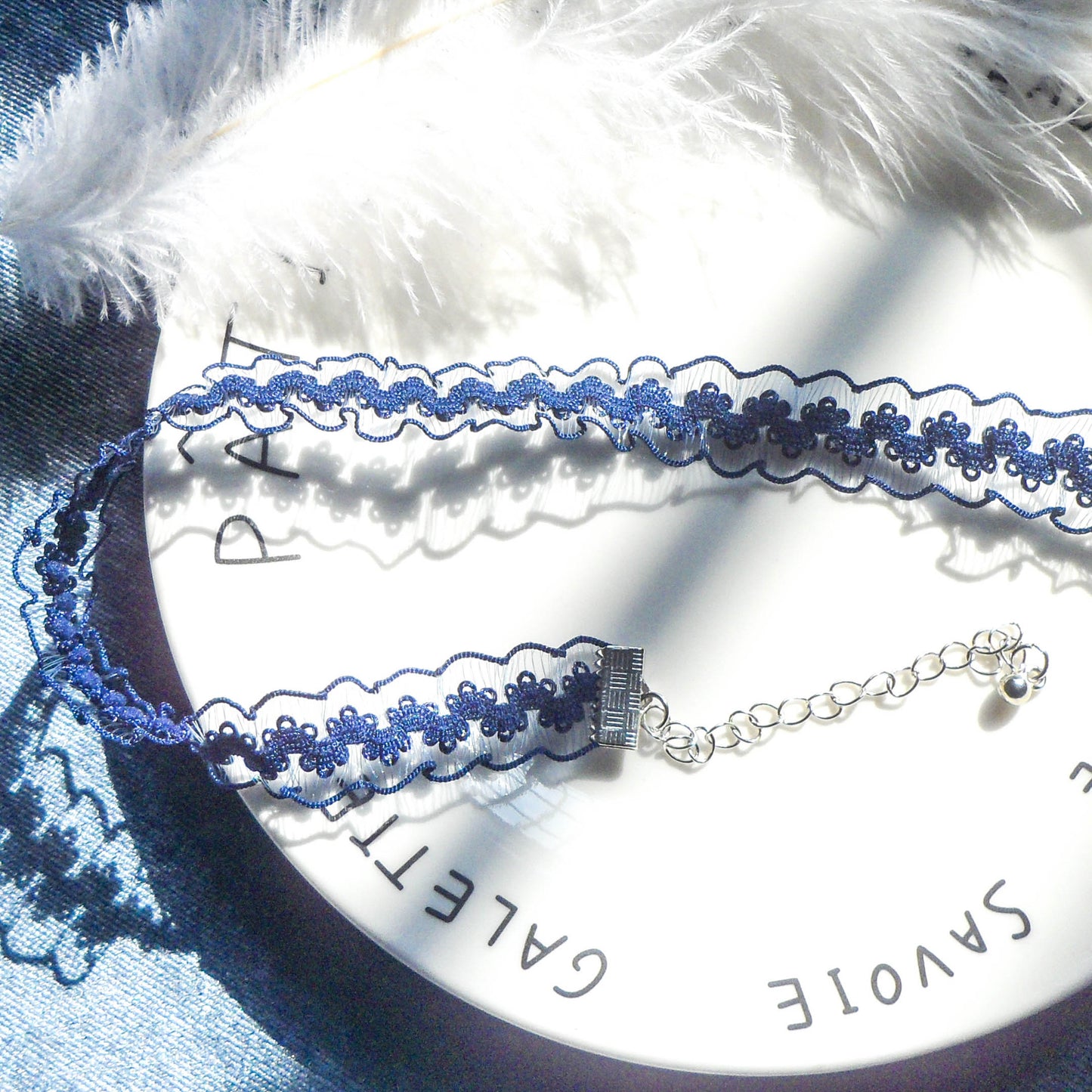 Women's Design Ornament Elegant Lace Veet Wave Necklaces