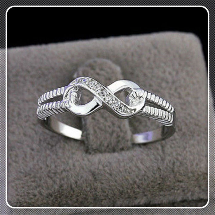 Trendy Women's Creative Diamond Fashion Engagement Ring