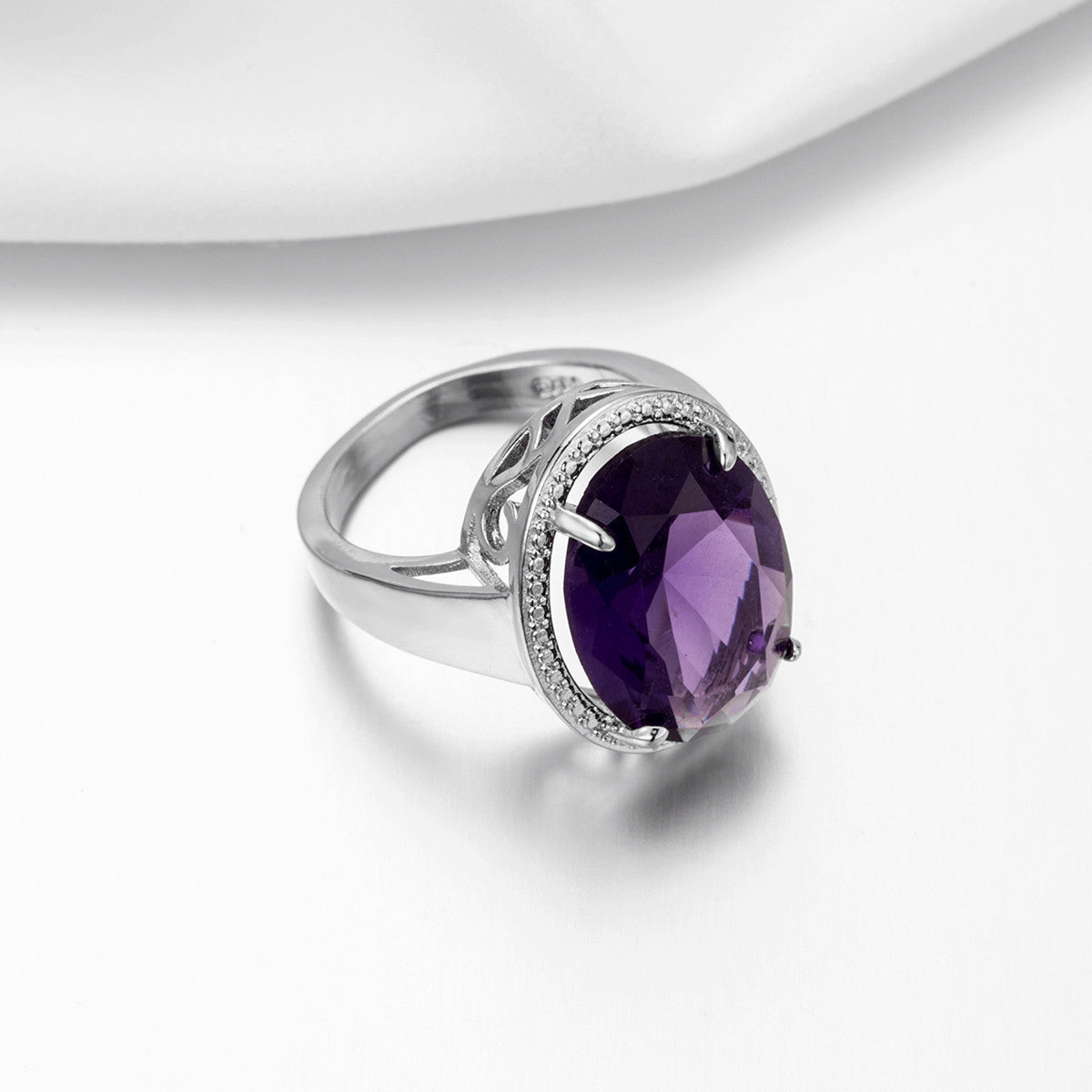 Inlaid Synthetic Amethyst Zircon Exaggerated Egg-shaped Rings