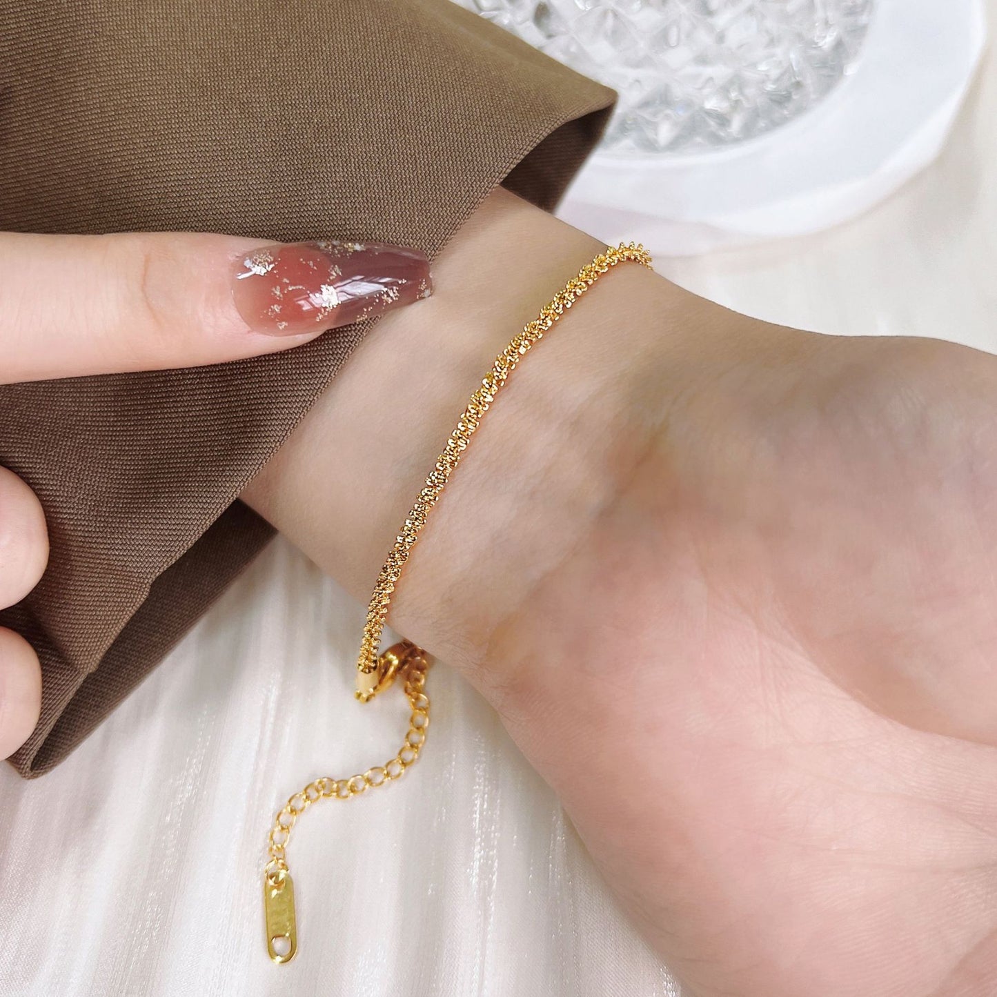 Female Sky Light Luxury Temperament High-grade Gold Bracelet