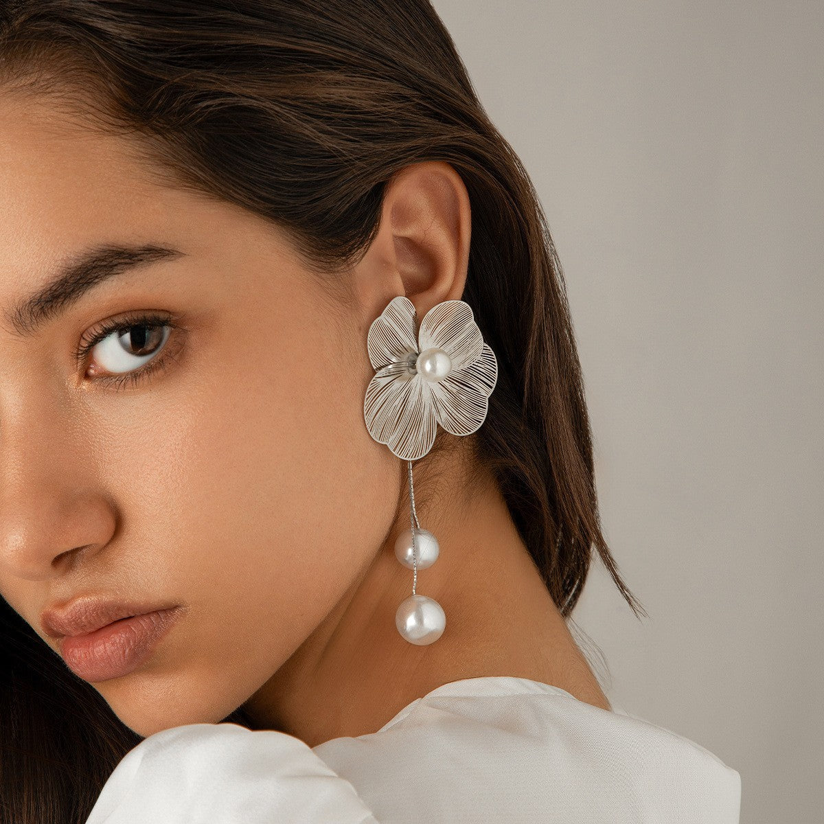 Texture Three-dimensional Ginkgo Leaf Flower Sweet Earrings