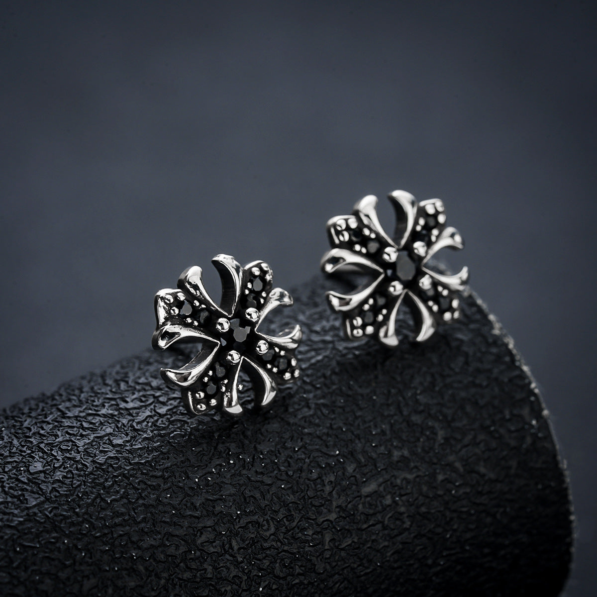 Women's & Men's Personality Design Zircon Light Luxury Sense Stud Earrings