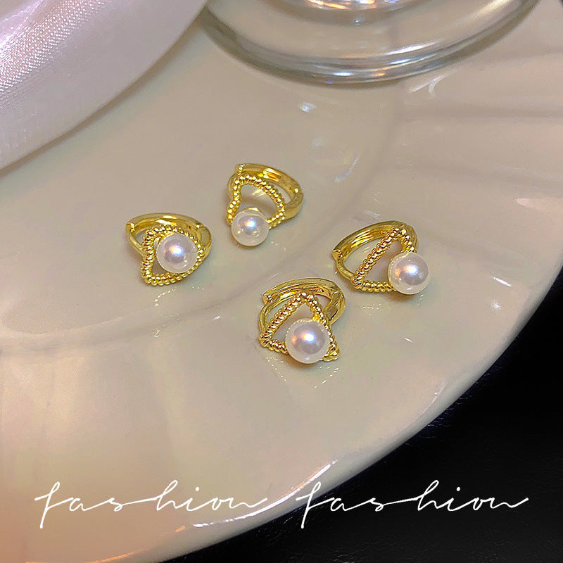Women's Simple Triangle Pearl Ear Clip For Graceful Petite Fashion Earrings