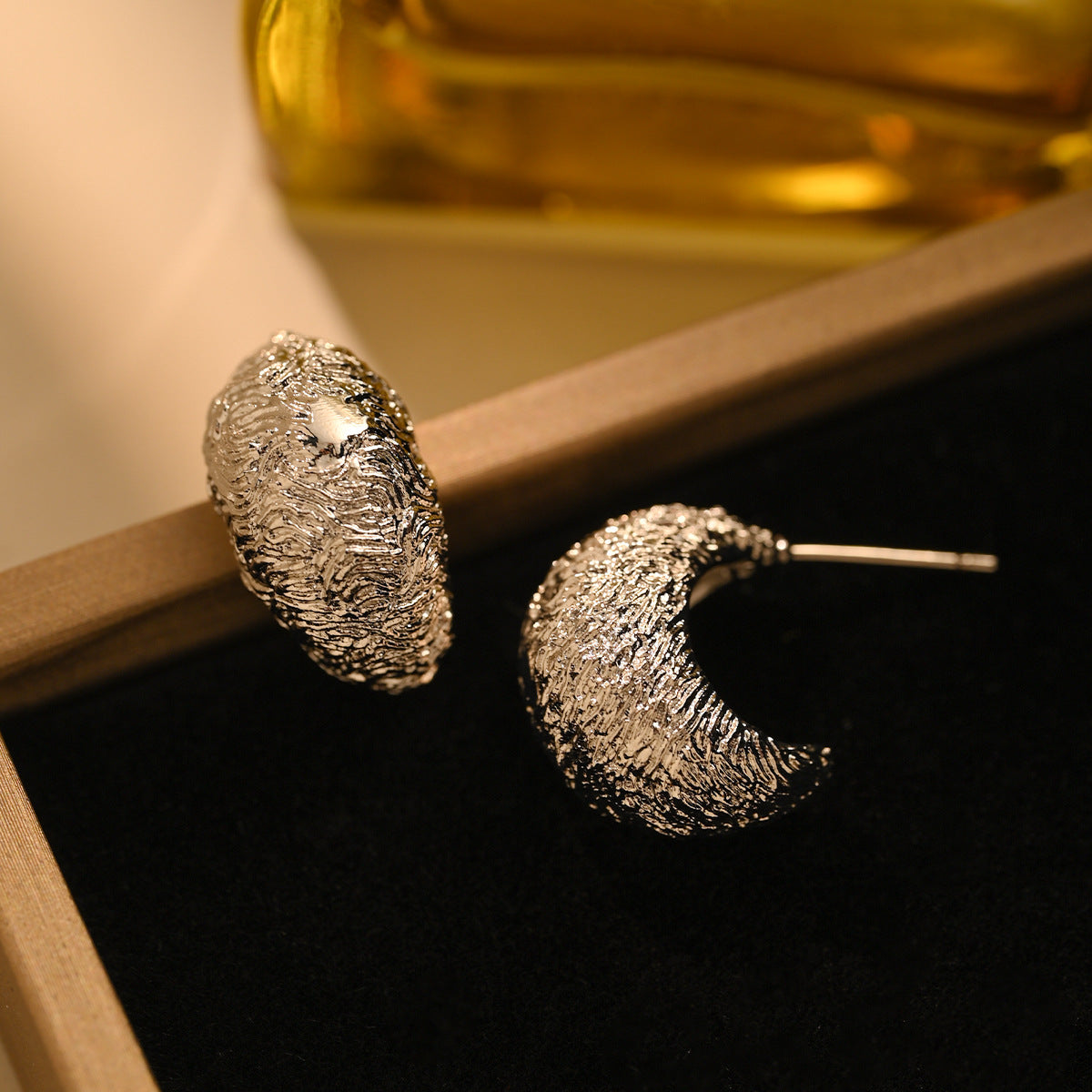 Women's Needle Round Irregular Vintage Metal High Earrings