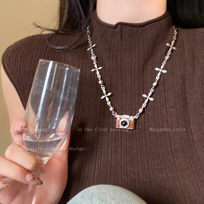 Trendy Cool Camera Dignified Sense Of Pendants