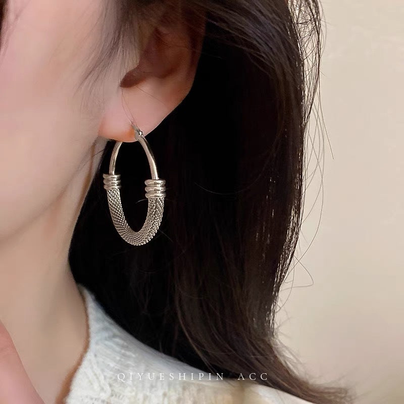 Women's Geometric Trend Circle Ear Clip Fashion Design Creative Style Earrings