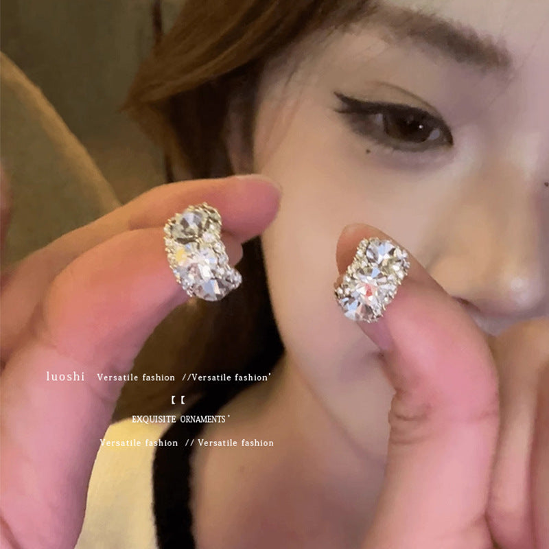 Women's Design Super Flash Fashion High-grade Retro Earrings