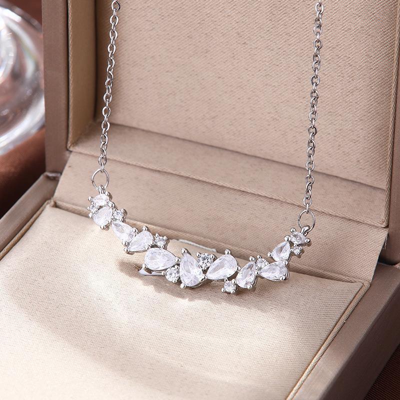 Women's Ornament High-grade Exquisite Affordable Luxury Fashion Necklaces