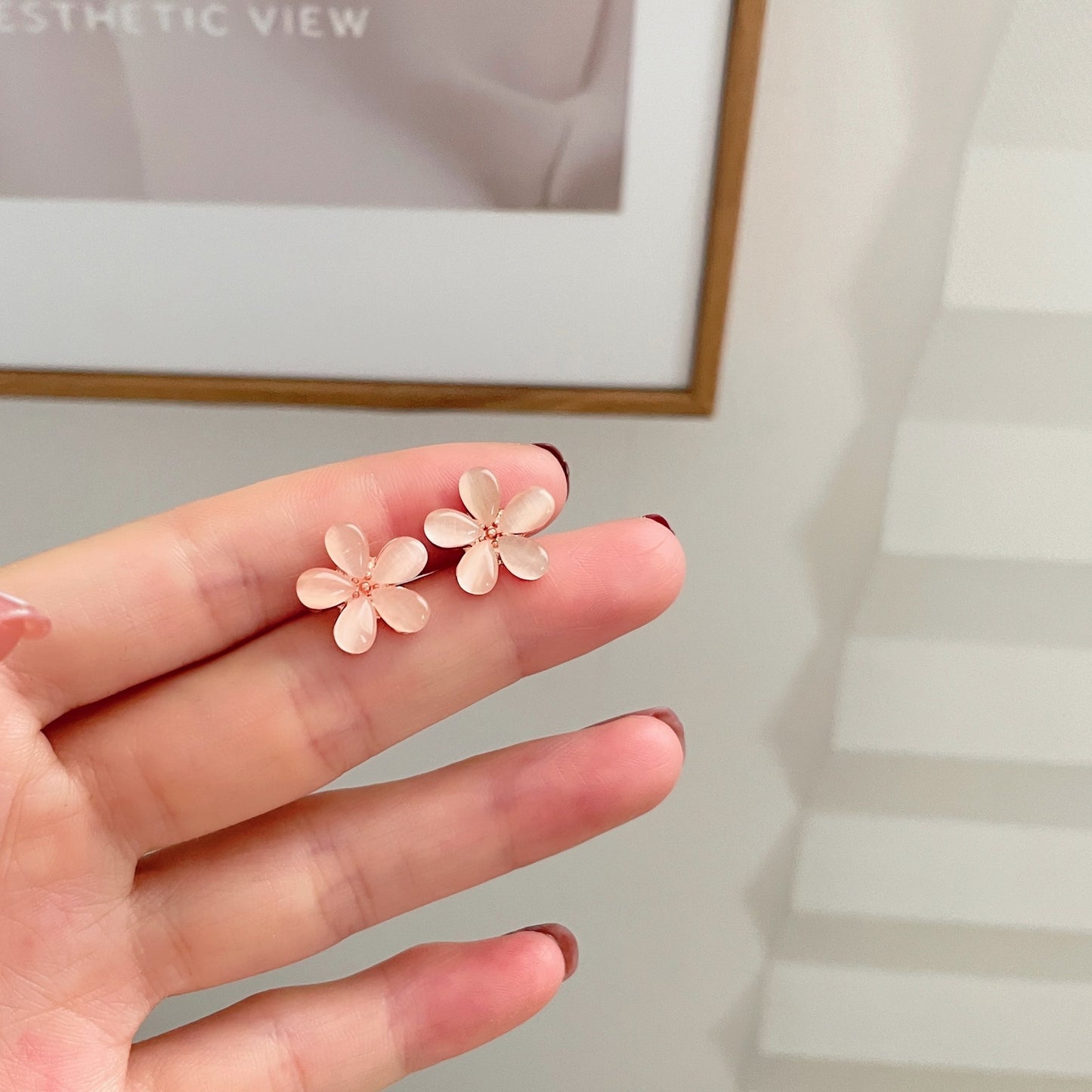 Women's Needle Mori Style Fresh Flower Short Cat Earrings