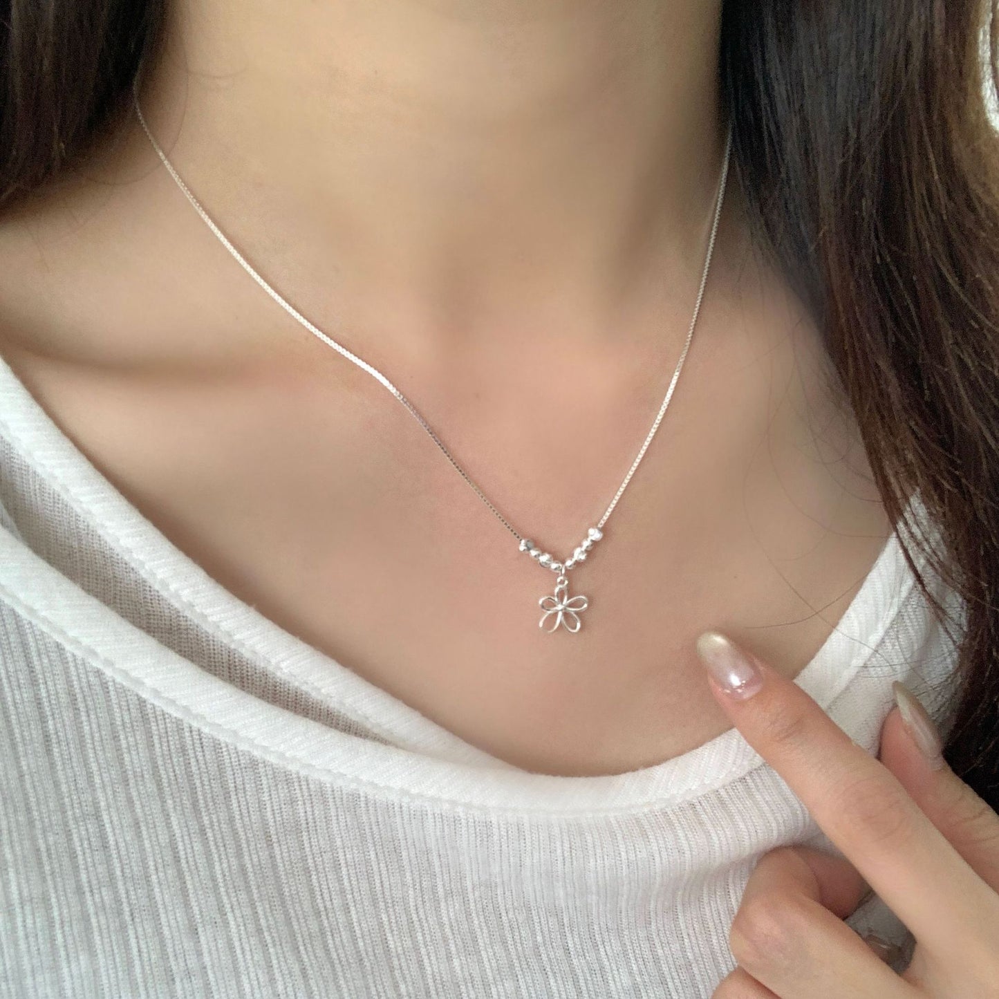 Women's Sterling Sier Hollow Flower Mild Luxury Retro High-grade Design Necklace