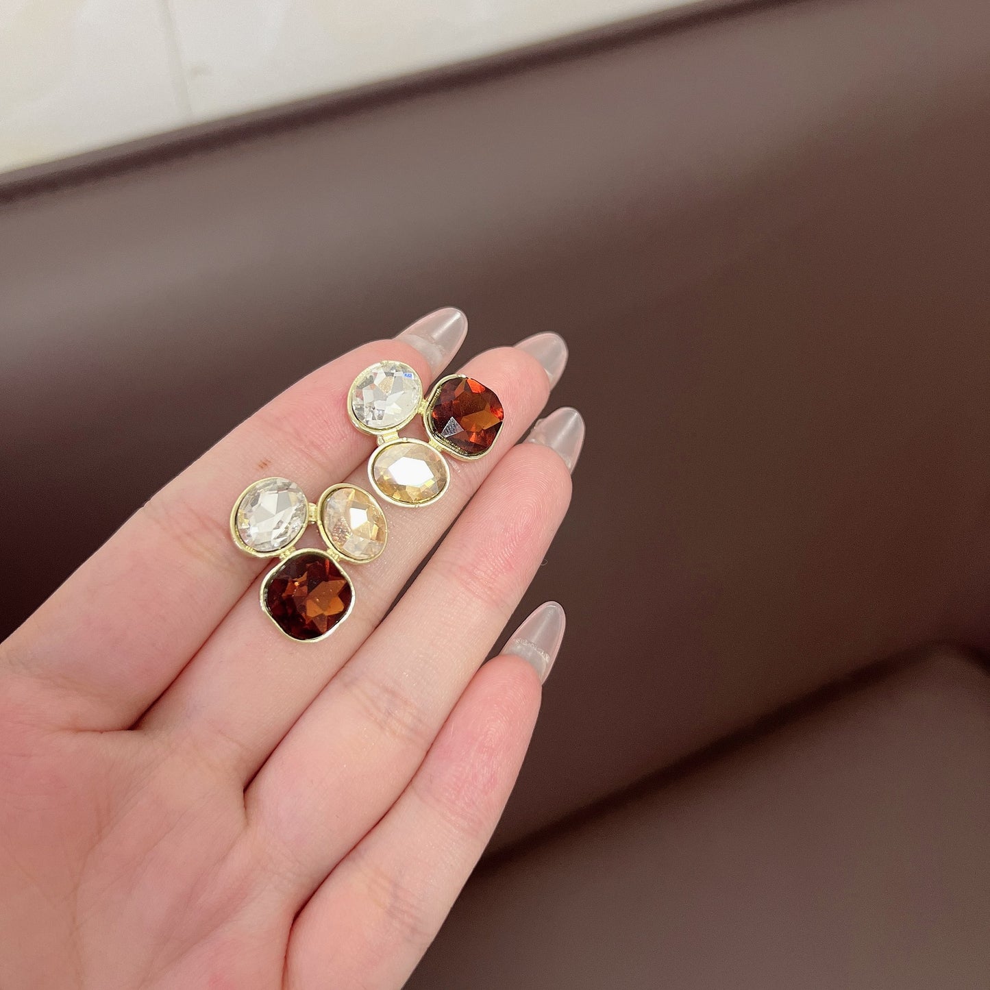 Simple Temperament Fashion Light Luxury High-grade Exquisite Color Geometric Zircon Stud Earrings