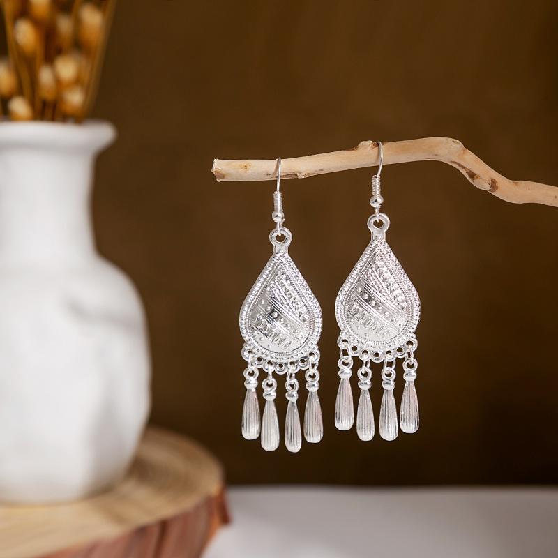 Hollowed Fashion Exotic Retro Artistic Classical Earrings
