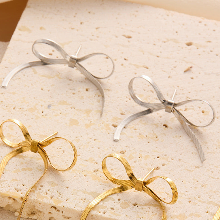 Personalized Design Snake Bone Fresh Titanium Necklaces