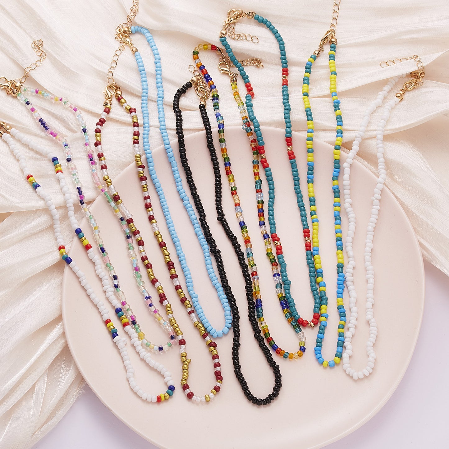 Women's High-grade Bohemian Style Beads Stringed Short Contrast Color Necklaces