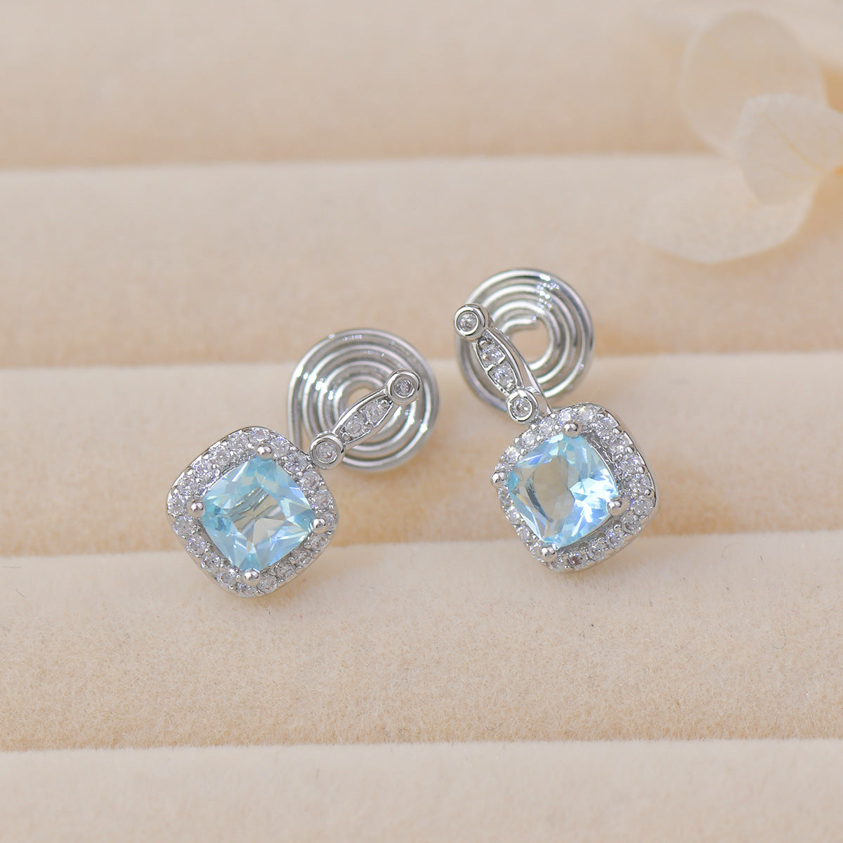 Luxury French Ear Simple Lake Water Blue Delicate Open-end Earrings