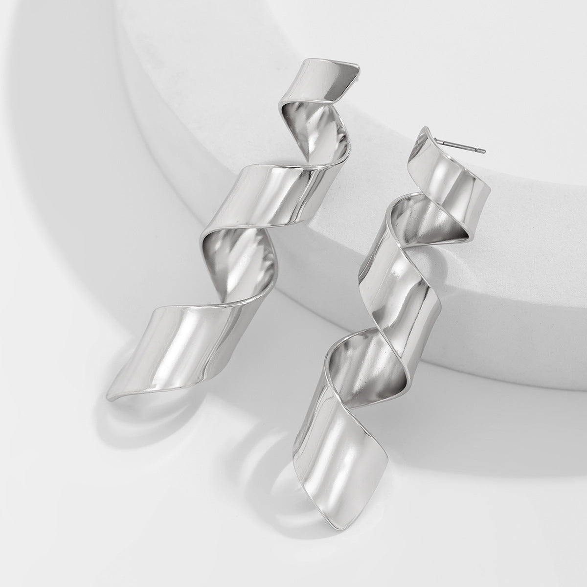 Ornament Simple Niche Spiral Pattern Conch Earrings