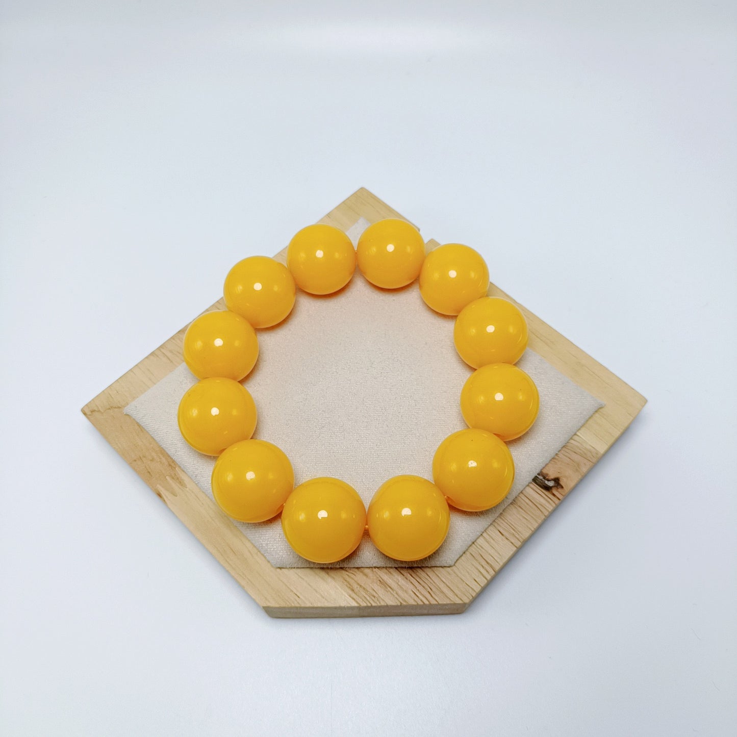 Women's & Men's Imitation Beeswax Ethnic Style Single Yellow Chicken Grease Old Buddha Rings