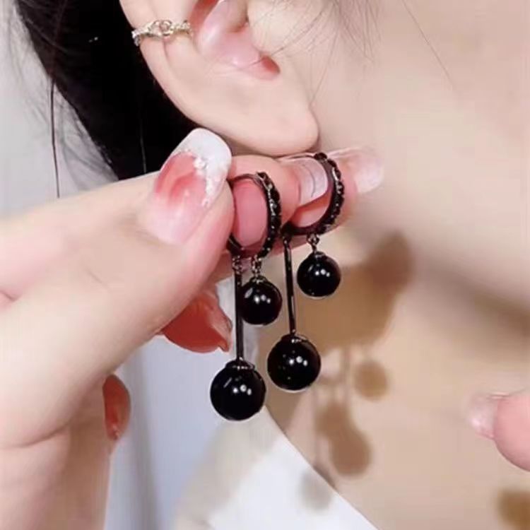 Women's Effect Fairy Temperamental Retro Trendy Black Ball For Niche Earrings
