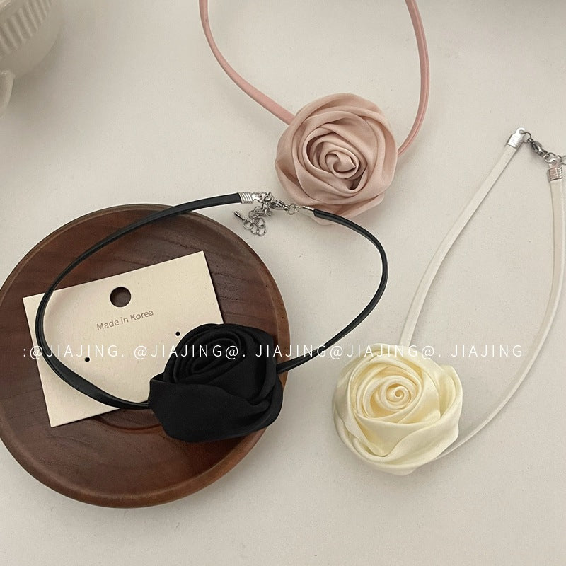 Women's Gentle Rose Super Fairy Retro Sweet Vacation Necklaces