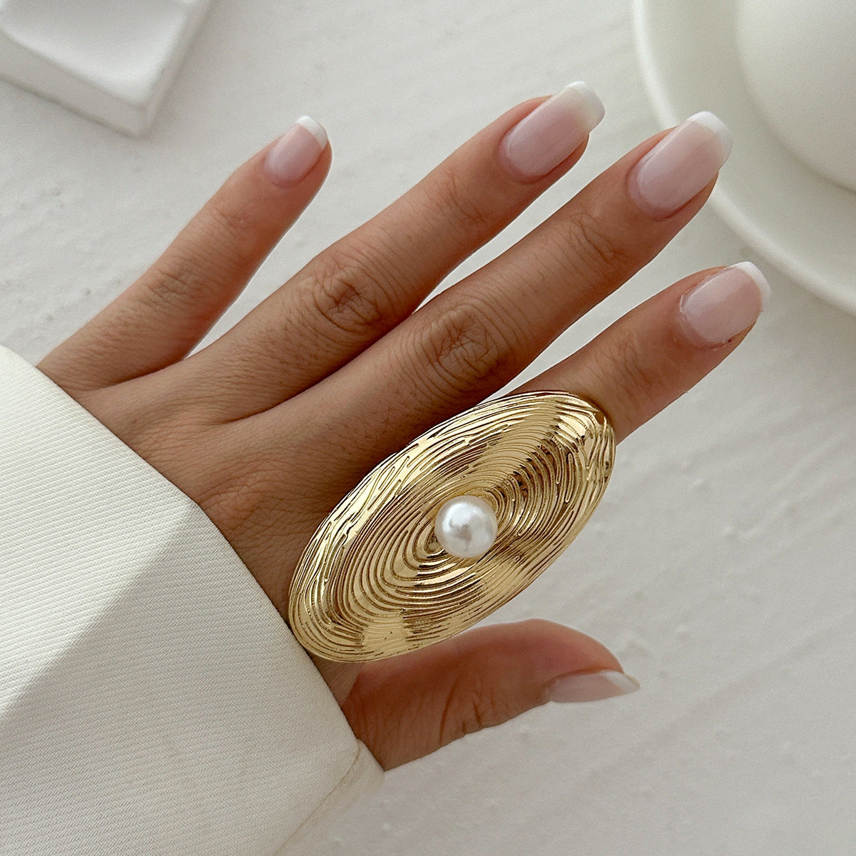Winding Imitation Pearl Wind Niche Alloy Rings