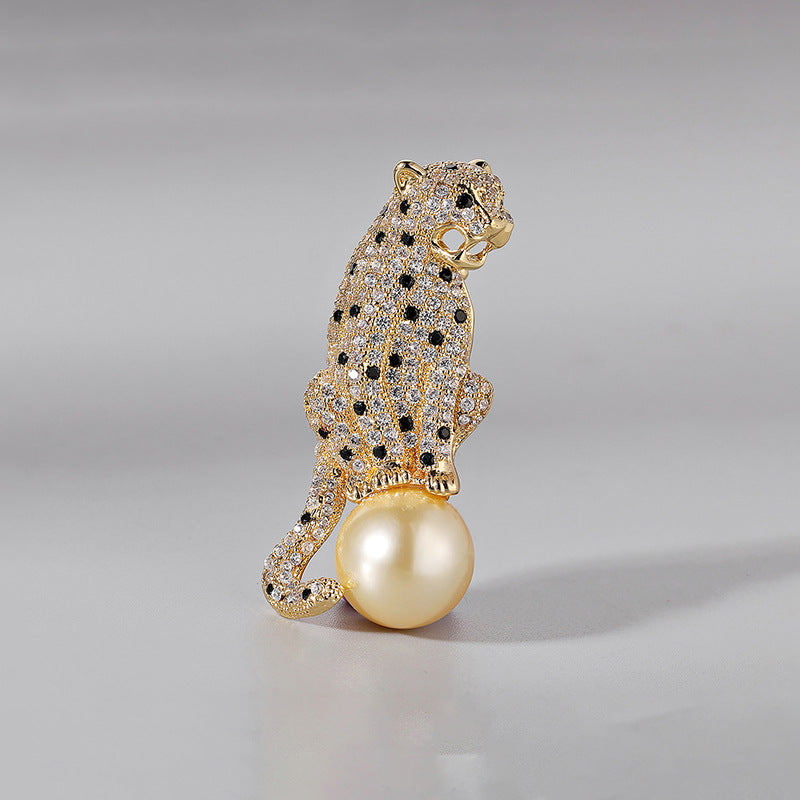 Men's High-grade Copper Zircon Leopard Brooch Personality Pearl Animal Brooches