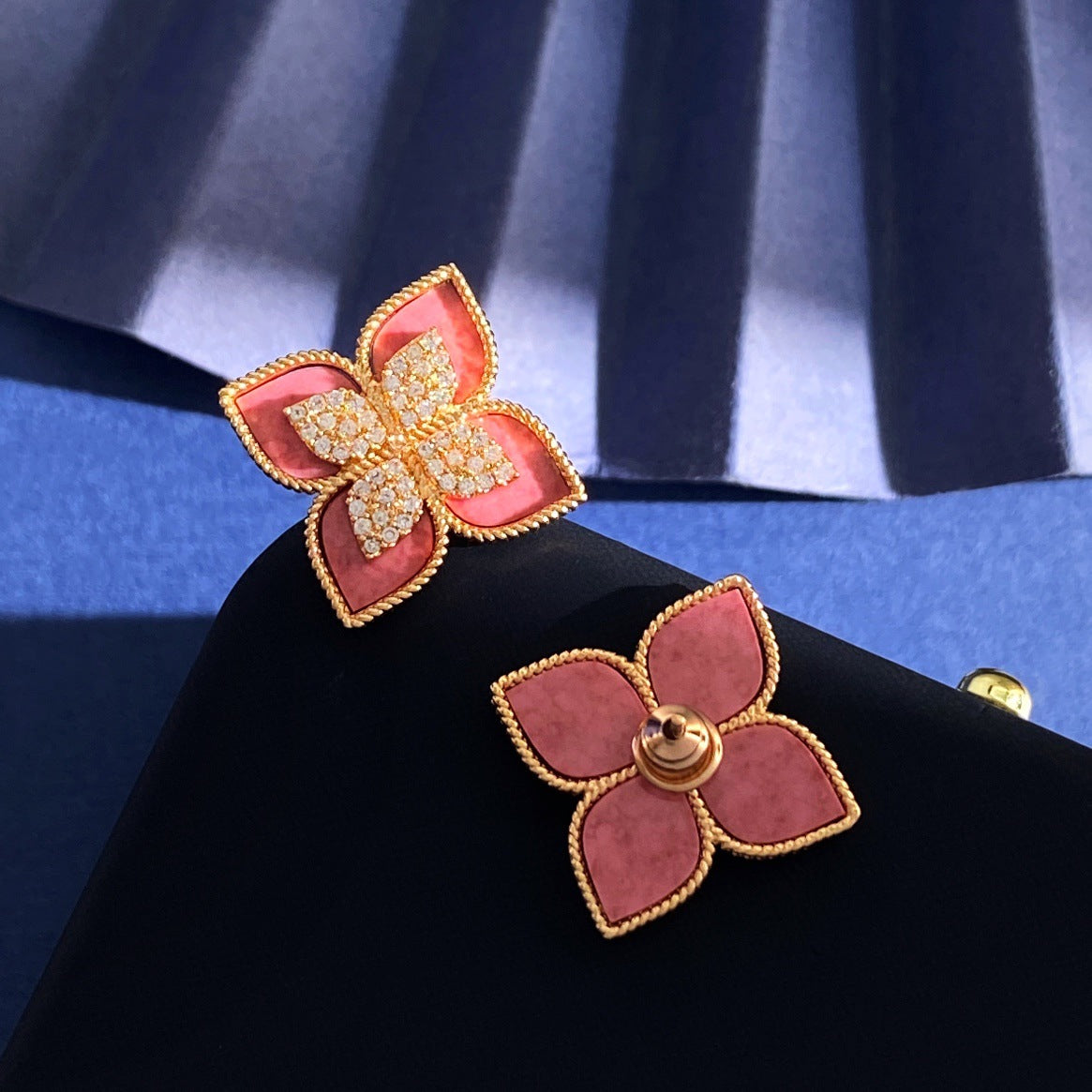 Women's Clover Light Luxury Cold Style Black Agate Gold-plated Diamond Flower Earrings