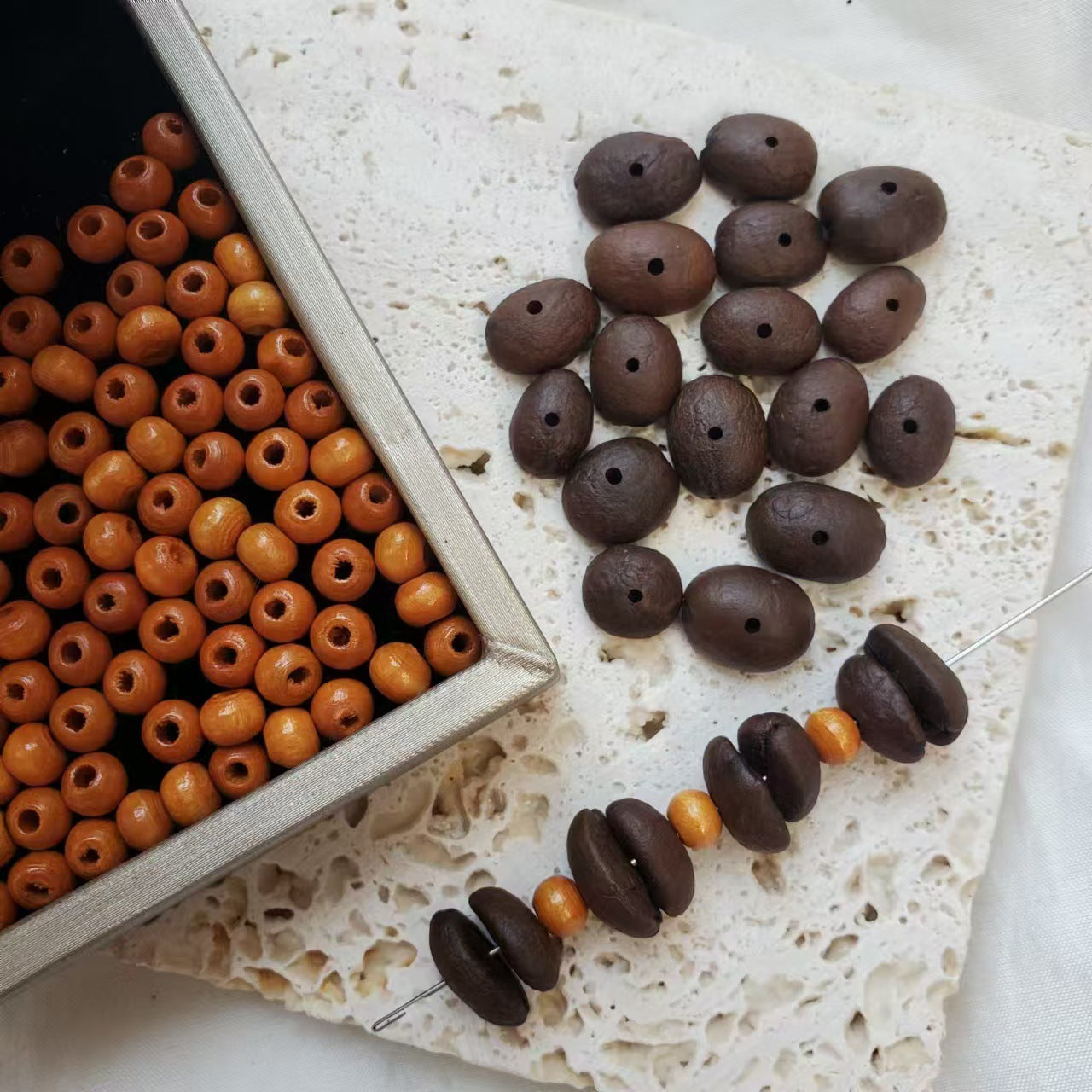 One Thousand Pieces Per Bottle Get Bracelets