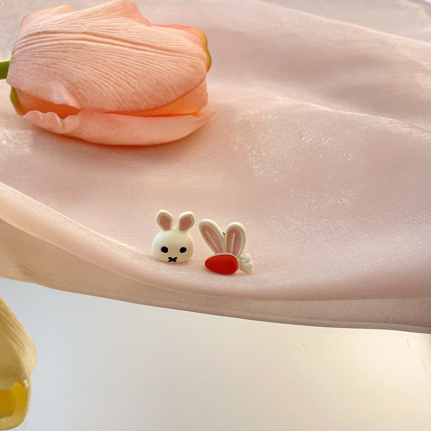 Sier Needle Bunny Carrot Asymmetric Small Earrings