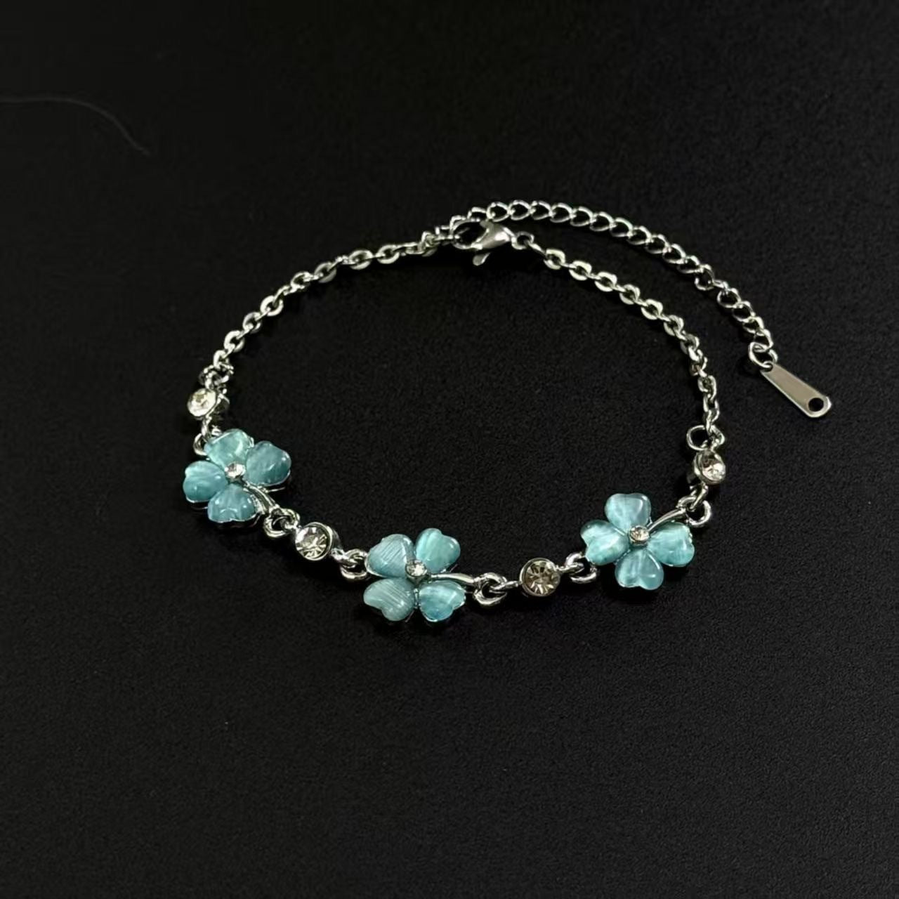 Lucky Four-leaf Clover High-grade Flower Exquisite Bracelet