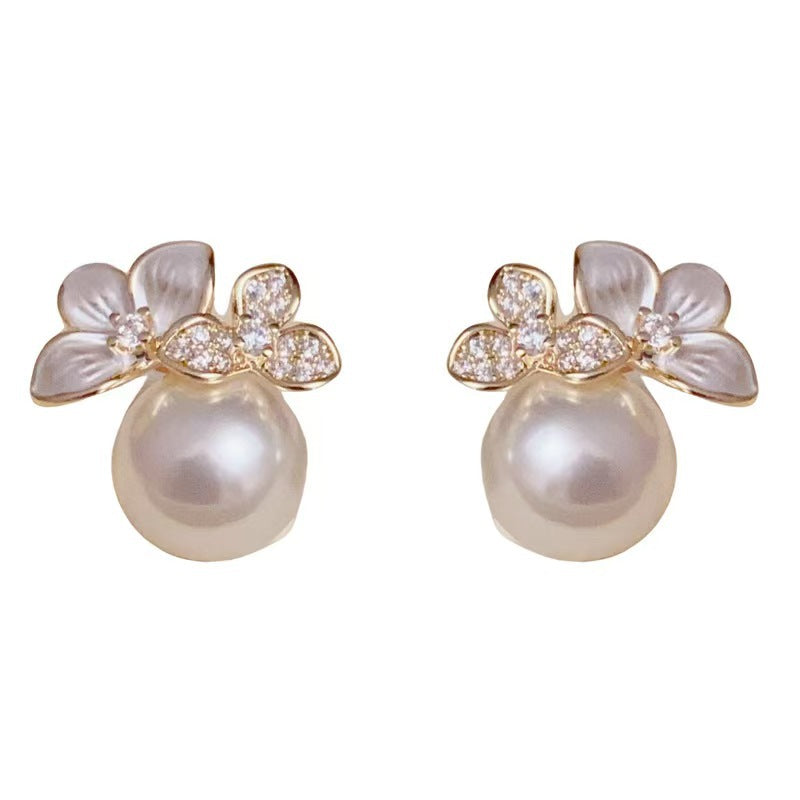 Women's White Flower Pearl Minority Fashion Design Rings