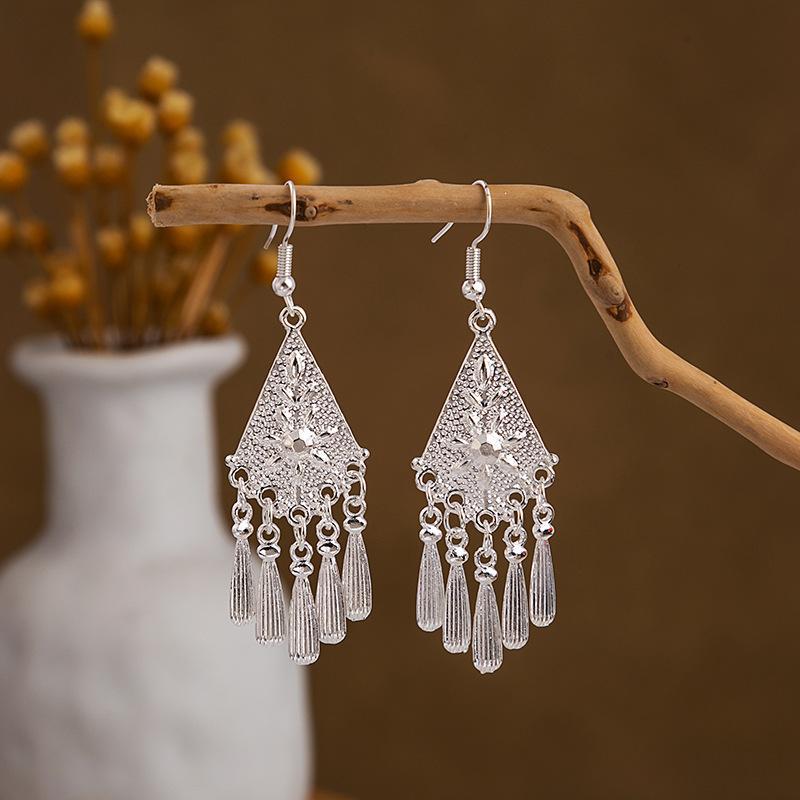 Hollowed Fashion Exotic Retro Artistic Classical Earrings