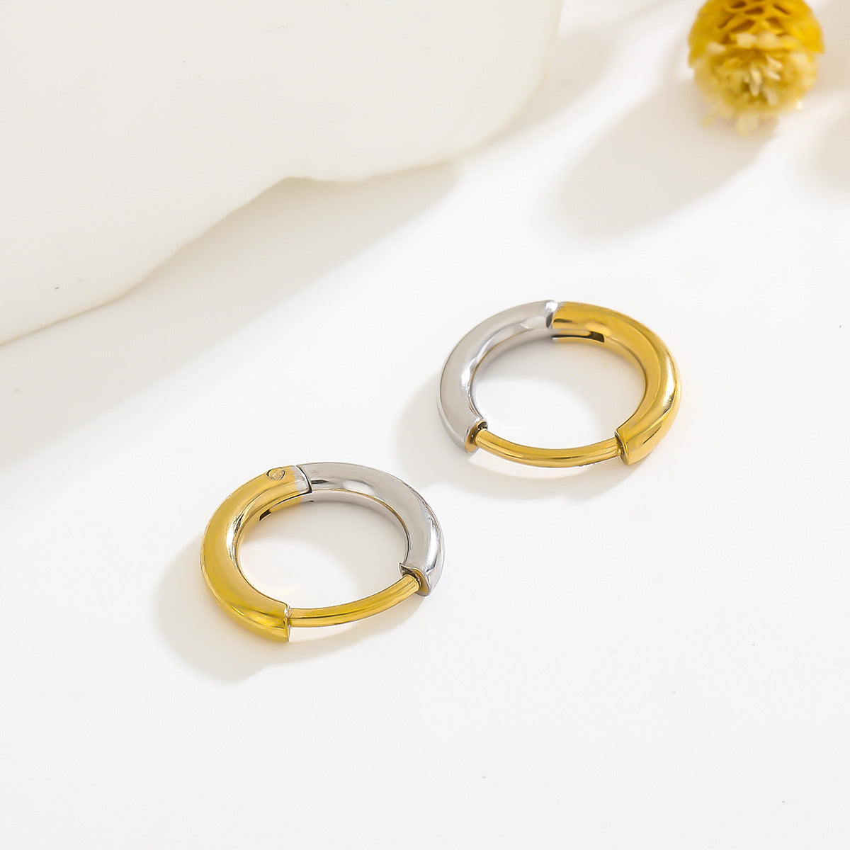 High-grade Simple Circle Coil Two-color Fashion Titanium Steel Earrings