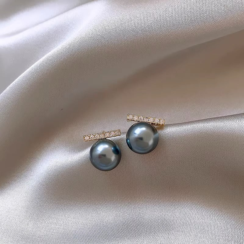 Women's Diamonds One-word Bright Pearl Design Simple Temperament Earrings
