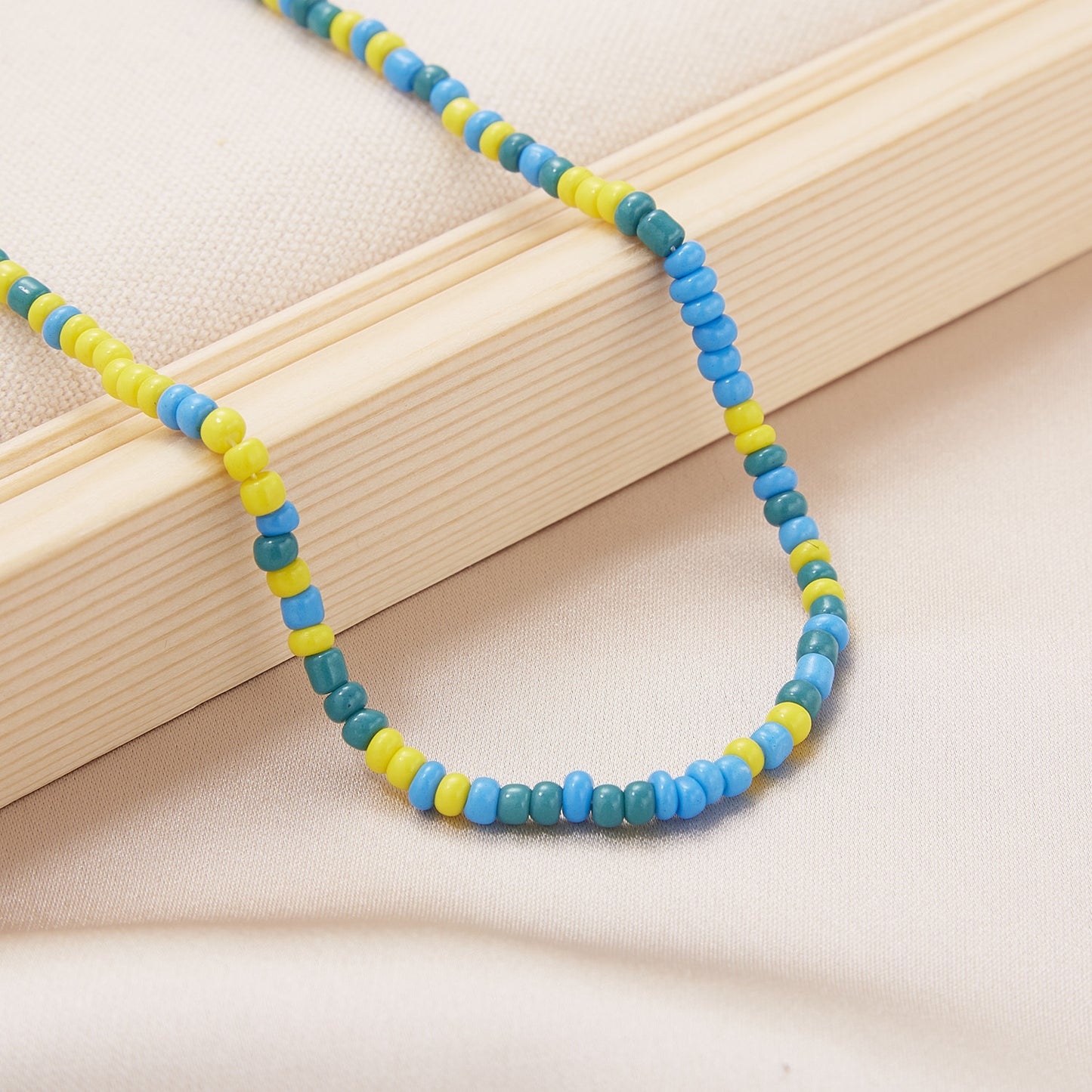 Women's High-grade Bohemian Style Beads Stringed Short Contrast Color Necklaces