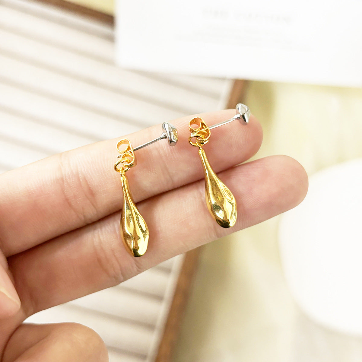 Design Advanced Simple Personality Fashion Gold-plated Earrings