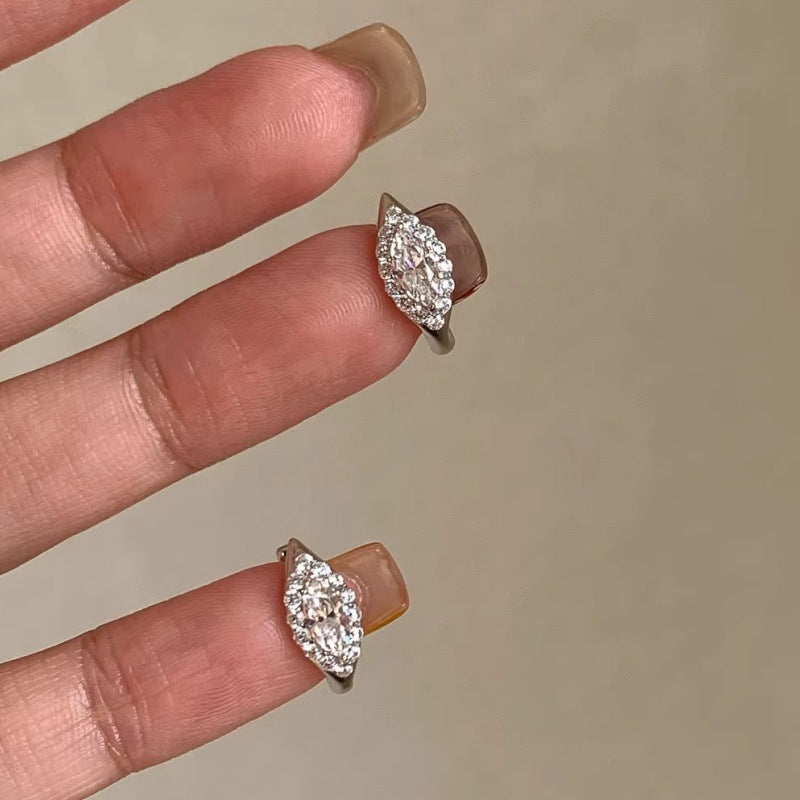 Eye Diamond Surround Ear Clip Exquisite Frosty Earrings