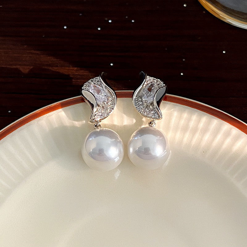 Shining Diamond Irregular Round Female Special Earrings