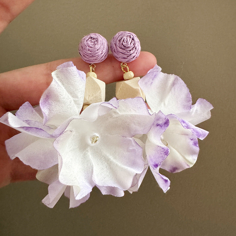 High-grade Temperament Rendering Petal Beaded Tassel Earrings